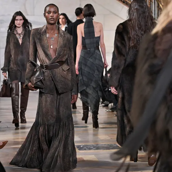 Which fashion house presented this look on the runway?