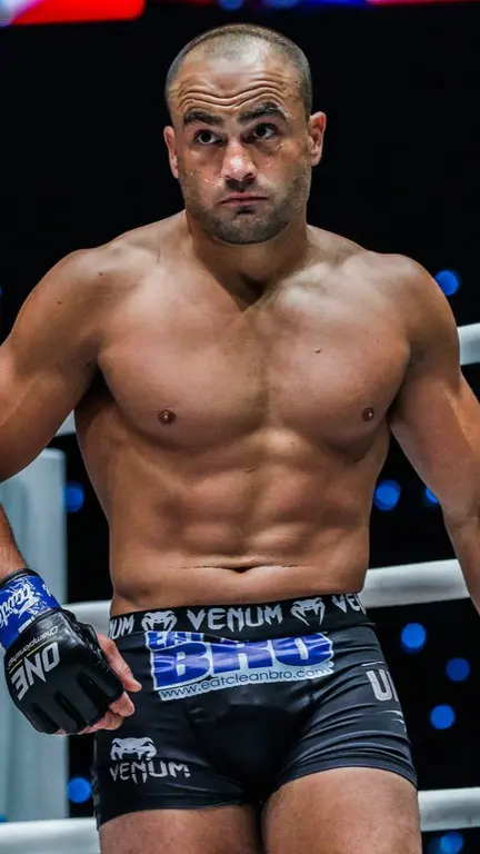 Эдди Альварес