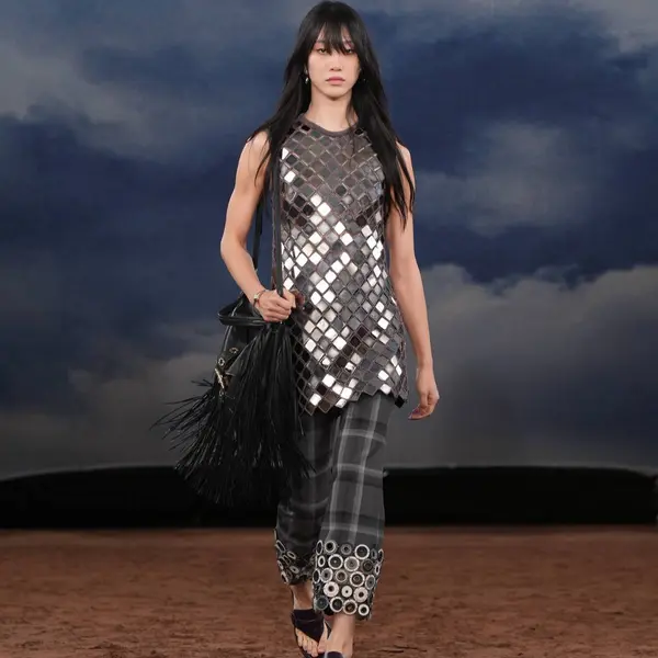 Какой модный дом представил этот образ на подиуме?