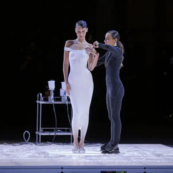 Какой модный дом представил этот образ на подиуме?